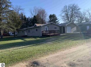 8901 Harding Ave, Farwell, MI 48622