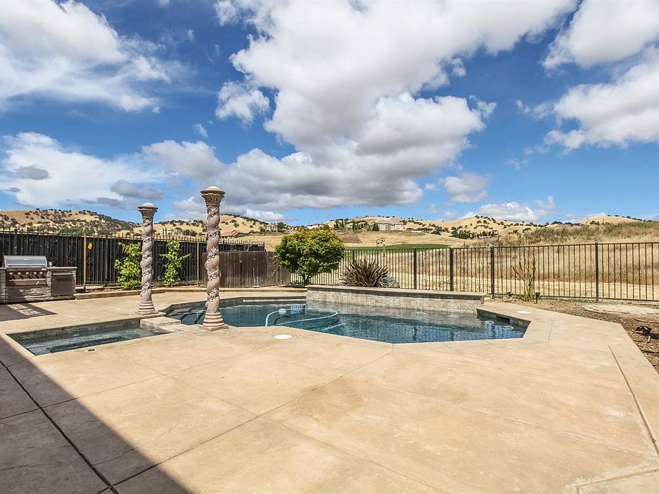 2nd image of 9521 Sarazen Ct