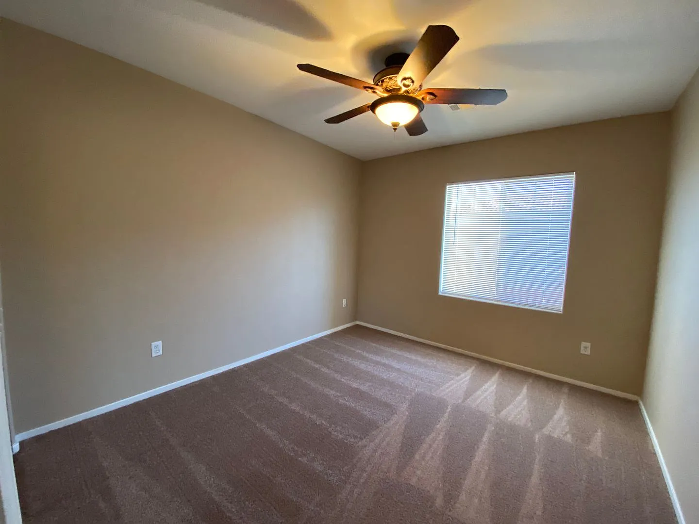 Henderson 4 bedroom — Photo 3