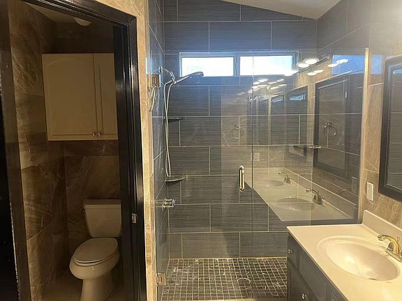 5th image of 4613 E Grovers Ave