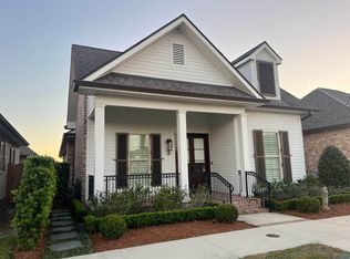 308 Rue St, Houma, LA 70360