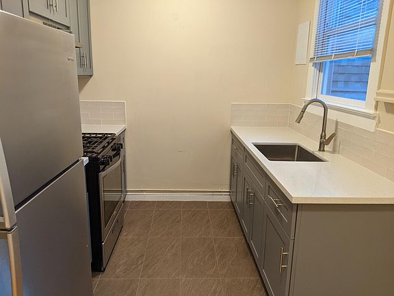 4th image of 276 3rd Ave #10