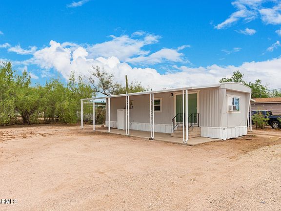 3rd image of 471 N Saguaro Dr