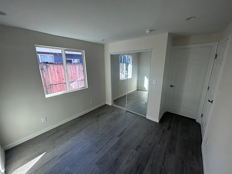 19611 Gault St — Photo 11