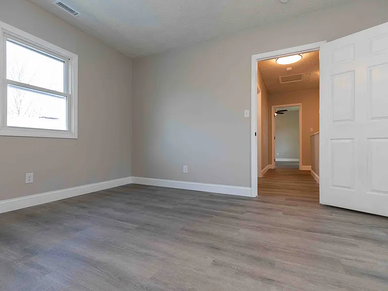 1818 Dallas Ave — Photo 14