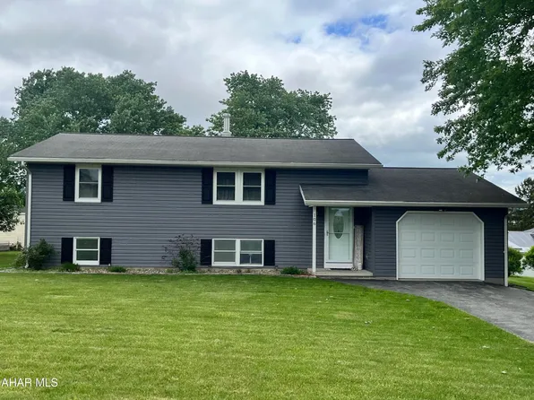 106 N Mansard St, Martinsburg, PA 16662