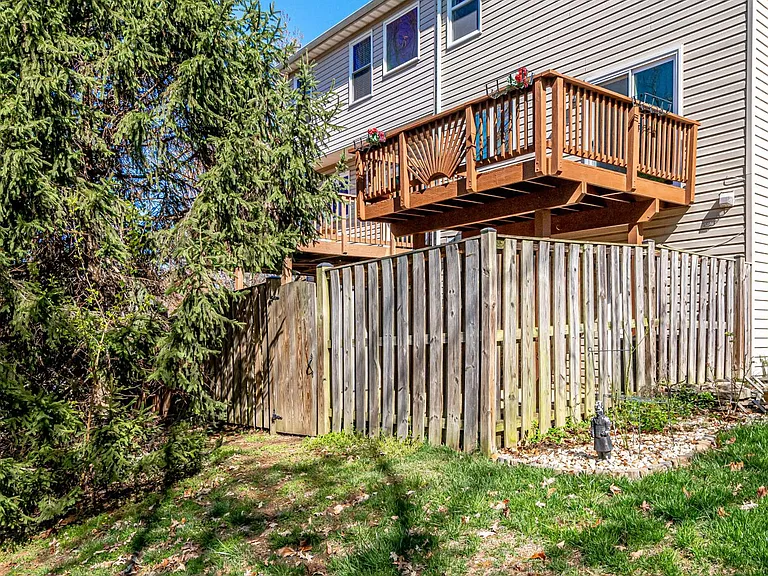 6412 Warren Point Ct — Photo 33