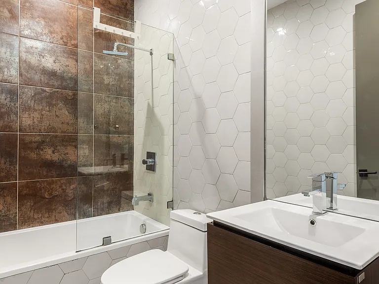 272 Throop Ave #3R — Photo 6