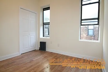 Rented by aptsandlofts.com