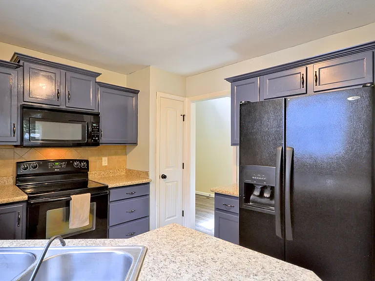 1212 Morstead Dr — Photo 18