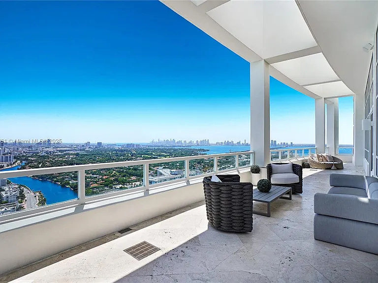 4401 Collins Ave #PH SOUTH — Photo 6