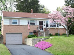 1704 Manor Ridge Dr, Lancaster, PA 17603