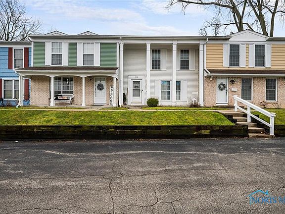 4th image of 4418 Rose Garden Dr #8
