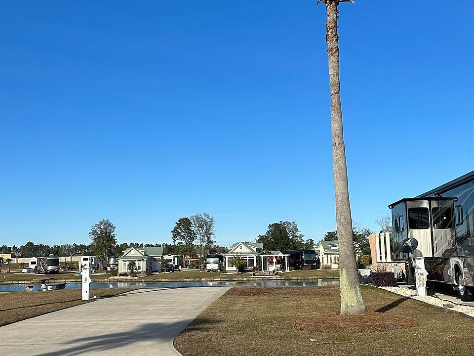 1st image of 12094 Gateway Dr