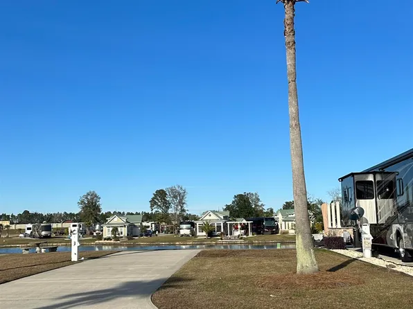 12094 Gateway Dr, Elberta, AL 36530