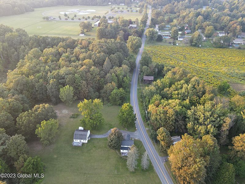 3rd image of 84 Jenkinsville Road