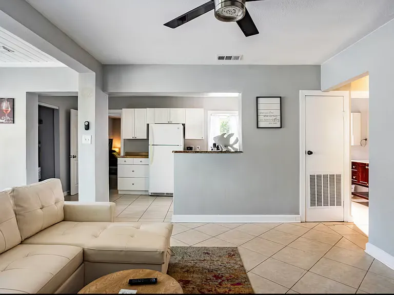 3512 W Cherokee Ave — Photo 3