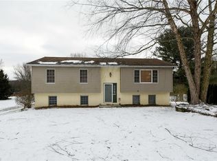 1438 W Comet Rd, Clinton, OH 44216