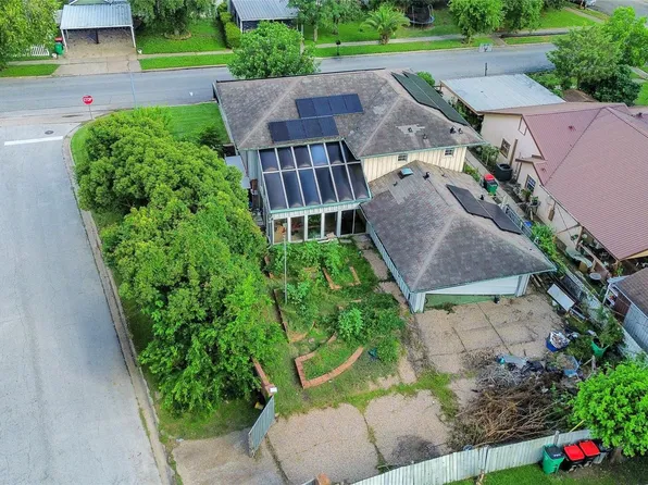 2106 New Mexico St, Baytown, TX 77520