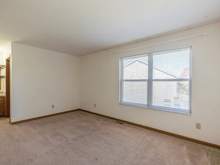 240 Richards Dr — Photo 23