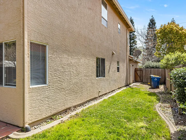 142 Kennerly Way — Photo 23
