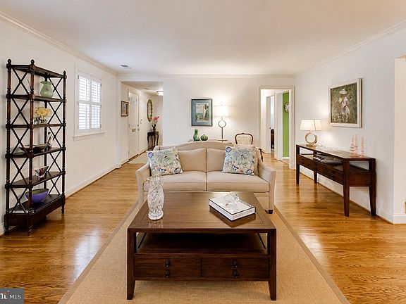 5th image of 6727 Fairfax Rd #13