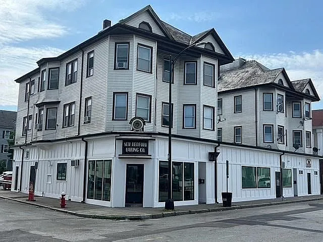 98 County St — Photo 10