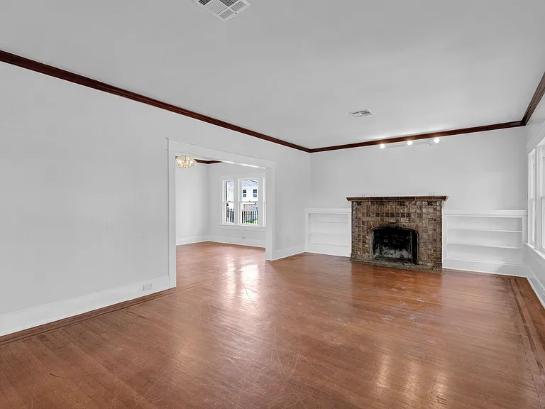1702 Ruth St — Photo 4