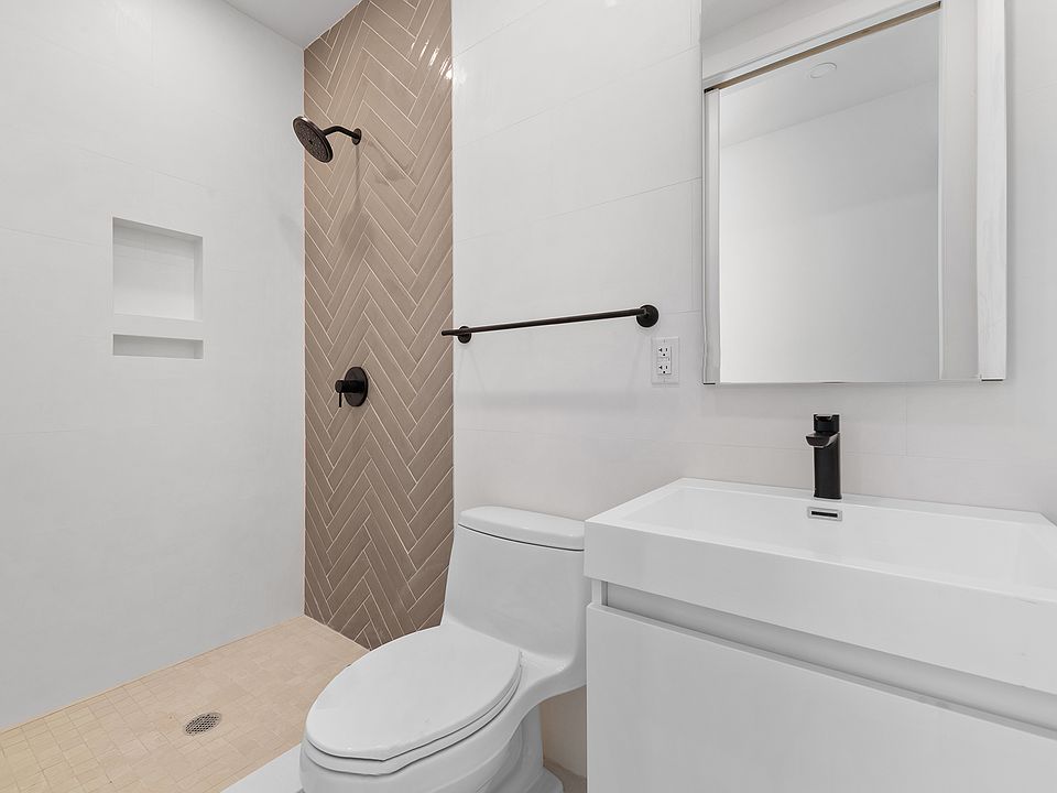 1st image of 245 S 3rd St APT 3L