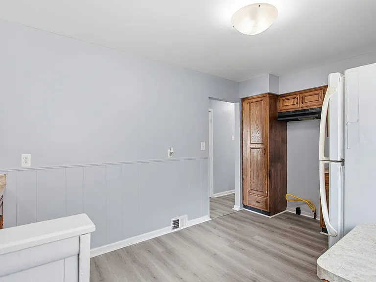 1663 Wilson Ave — Photo 4