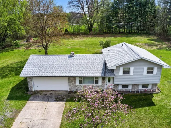 29174 Kauffman St, Elkhart, IN 46517