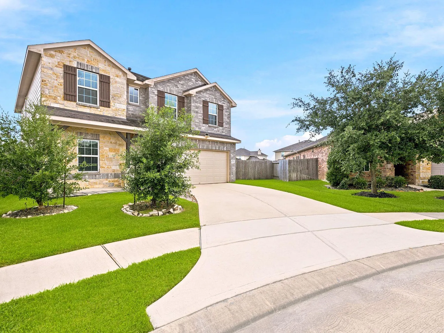 4 bed, 3.5 bath, 3160 sqft, $2,845 — Photo 4