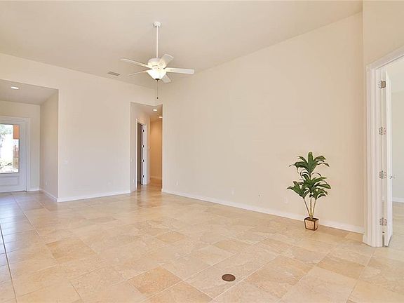 4th image of 13157 Ipolita St