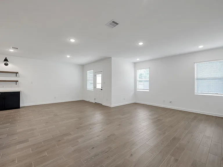 516 Monarch Trl — Photo 9