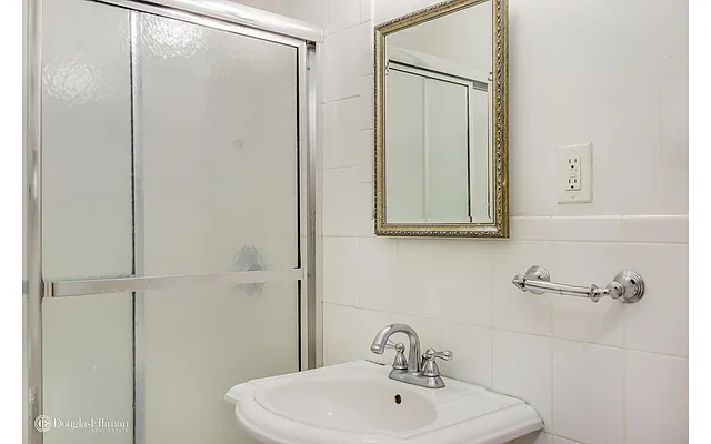 Rented by Douglas Elliman | media 14