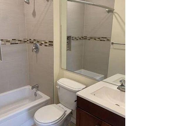 4th image of 7317 Parmelee Ave