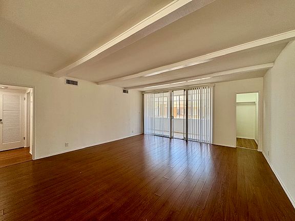 4th image of 337 S Elm Dr APT 4