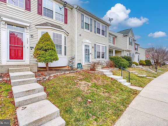 3rd image of 137 Spencer Cir