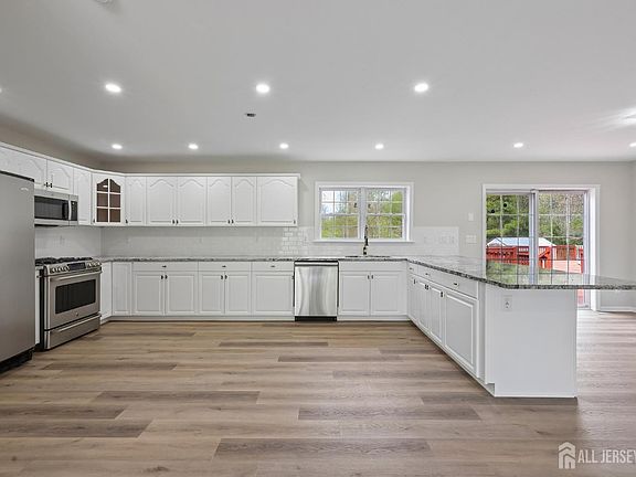 4th image of 4451 Bernard Rd
