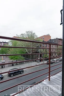 Rented by Real Street Inc | media 7