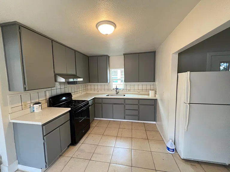 2363 Church St — Photo 4
