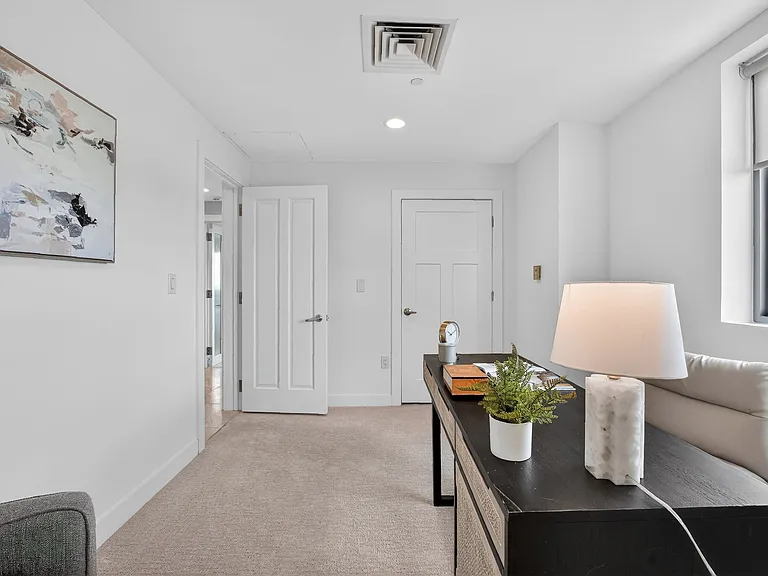 1 Miranova Pl #1840 — Photo 25