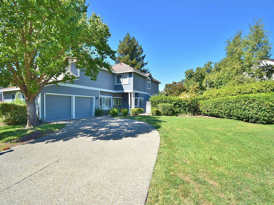 2nd image of 215 Glasgow Cir