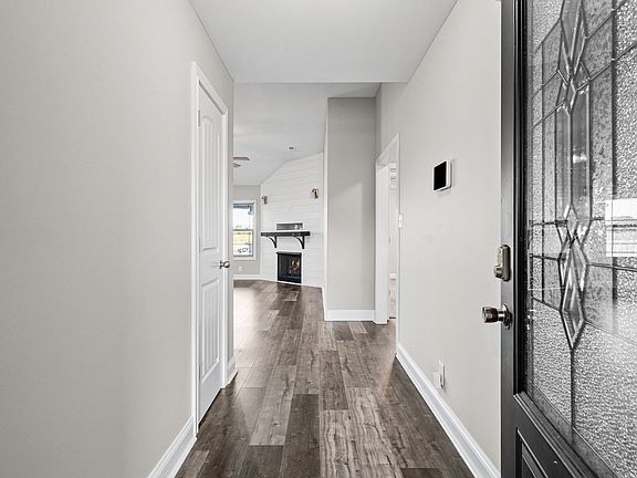 4th image of 160 Ambridge St