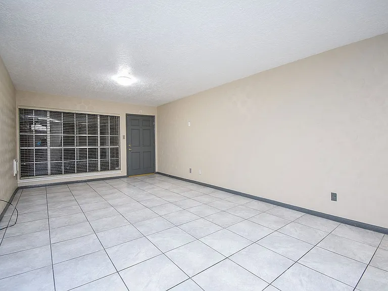 2507 Montrose Blvd #22 — Photo 7