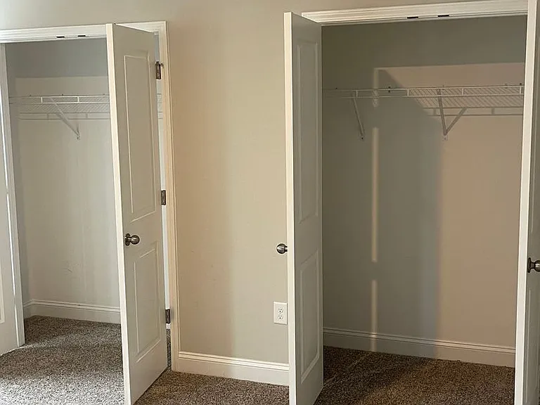 1010 Gateway Commons Cir — Photo 30