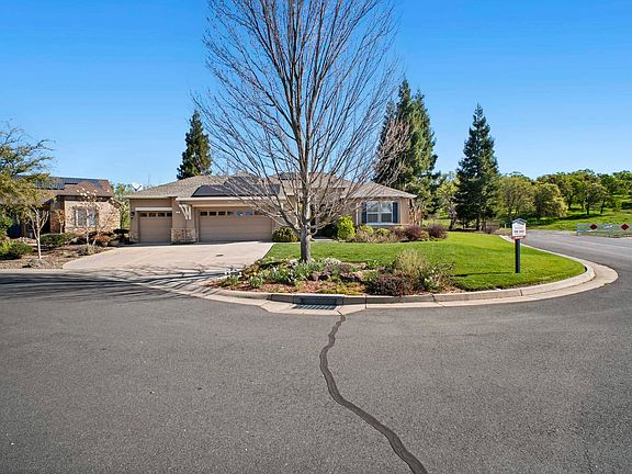 2nd image of 8 Rock Ridge Ct