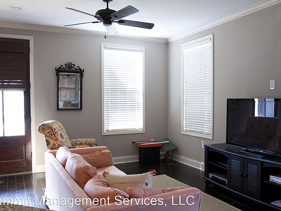 3rd image of 105 Tanglewood Dr