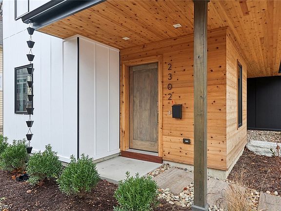 3rd image of 2302 W 6th St