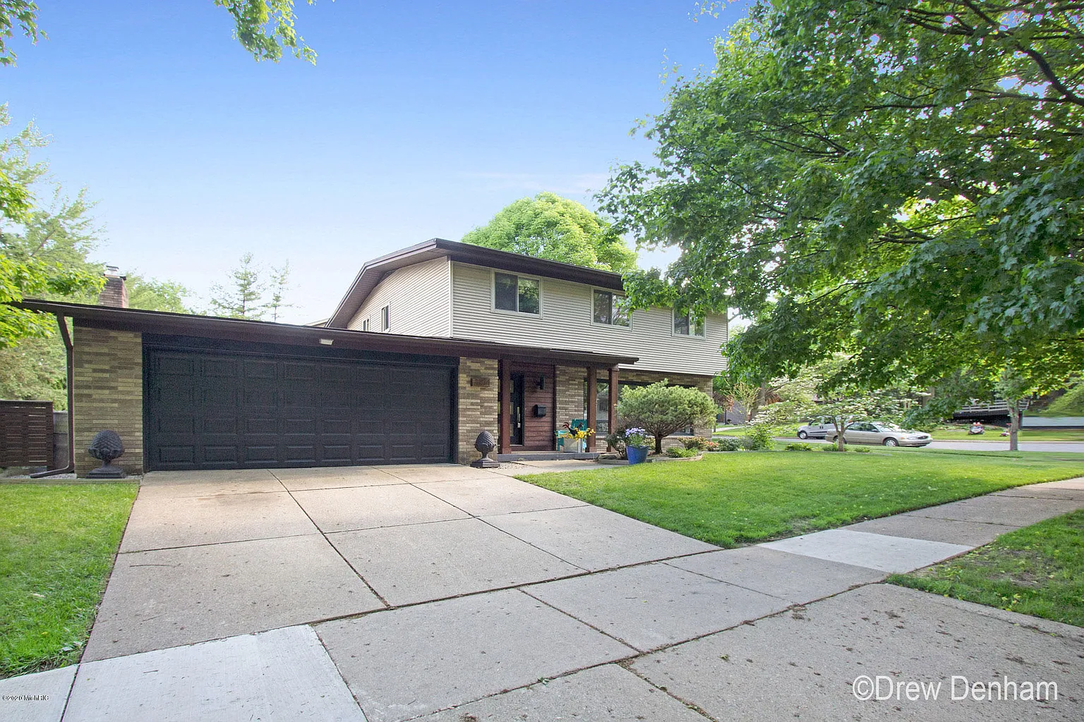 2254 Brighton Dr SE photo 1